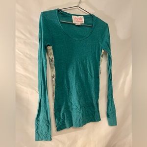 Fresh Karma, long-sleeve t-shirt, Turquoise Top w/Sequins - 90’s - Y2K